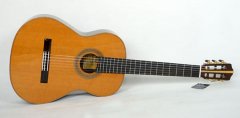 青岛马丁尼古典吉他的品质与用料好用吗？