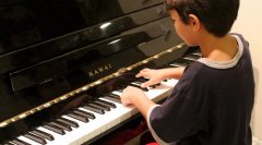 青岛钢琴琴童：儿子钢琴十级，成绩全班第一，全靠妈妈做了一件事！